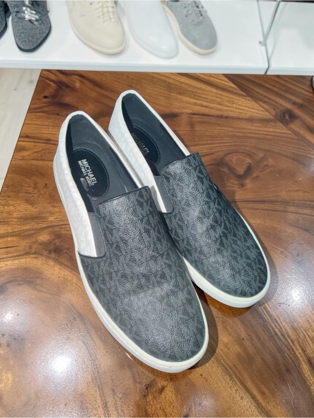 Michael Kors Slip-On shoes - Picture 4 of 5
